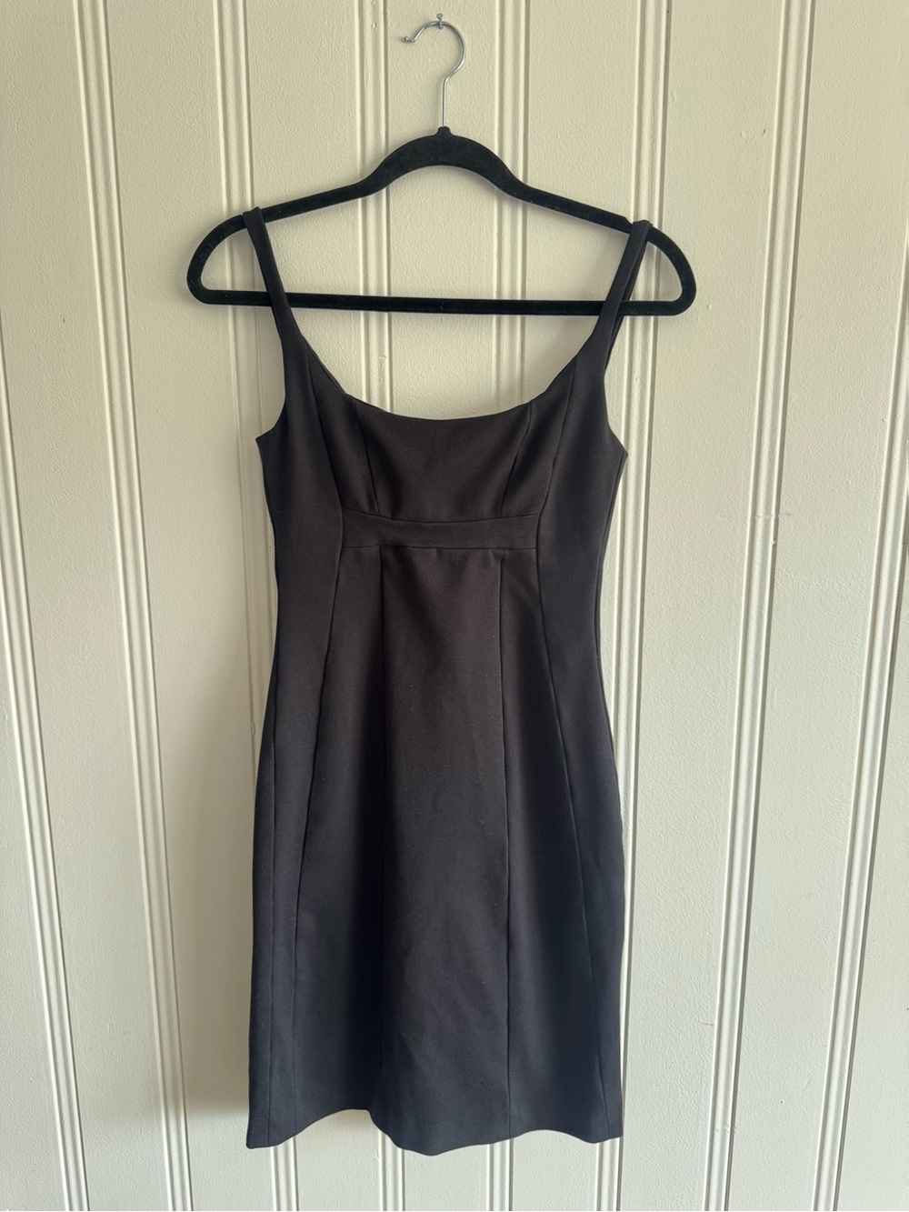 Jarbo Little Black Sleeveless Mini Dress with Slim Bodice